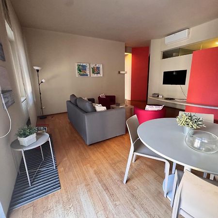 לה ספציה Greige Apartment מראה חיצוני תמונה