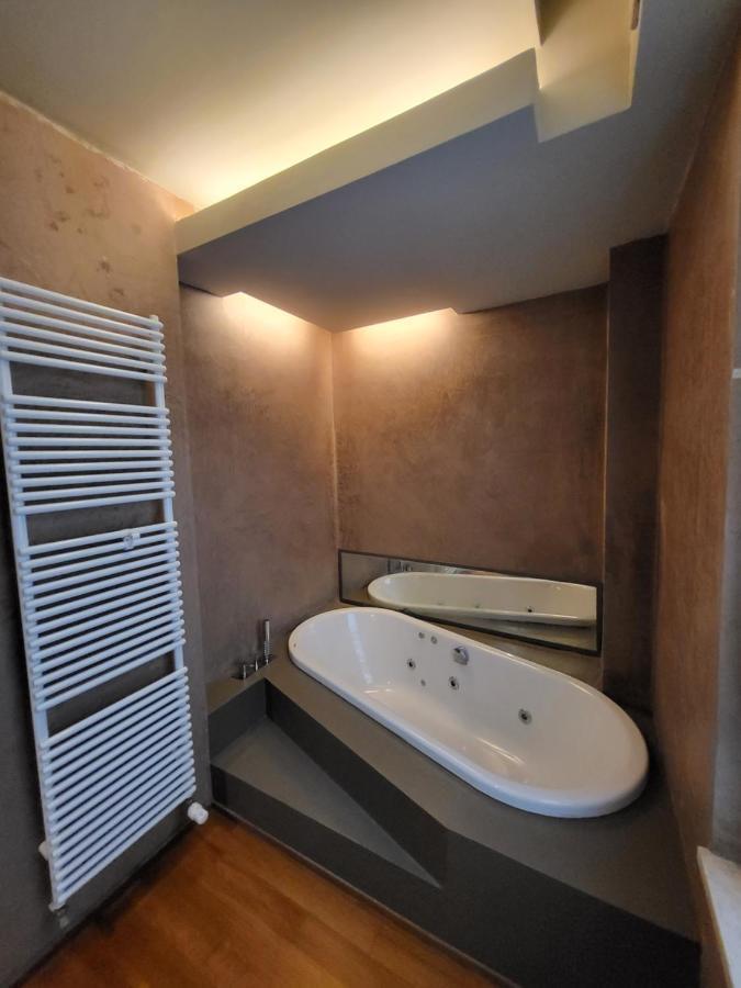 לה ספציה Greige Apartment מראה חיצוני תמונה